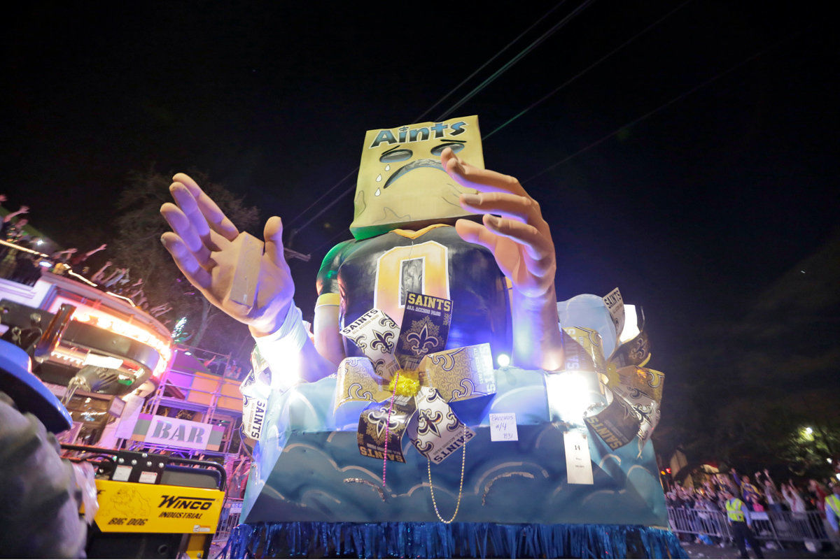 Krewe of Bacchus 2017 rolls in New Orleans: See Mardi Gras parade photos